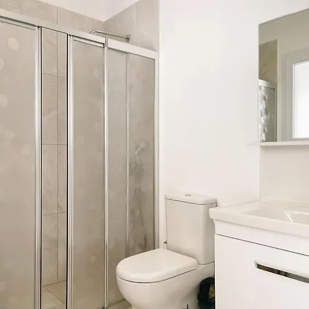 1 Bed Flat In Apartment Vokolidha