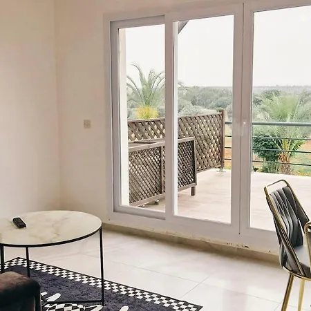 1 Bed Flat In Apartment