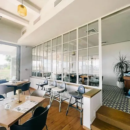 Apartmán 1 Bed Flat In