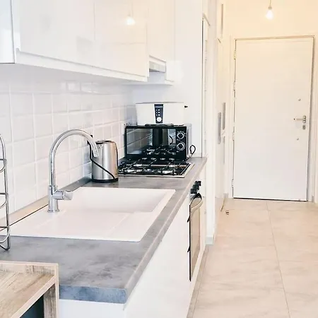 1 Bed Flat In
