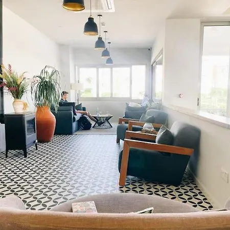 1 Bed Flat In * Vokolidha